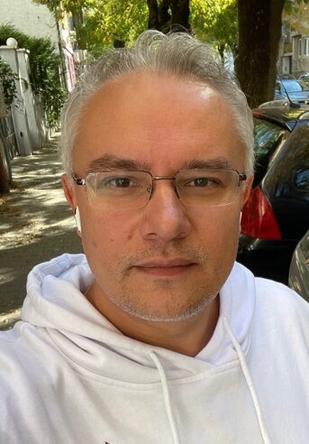 Александр Матвеенко